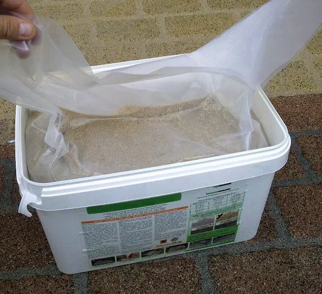 Užpildai trinkelių ir betono plokščių siūlėms